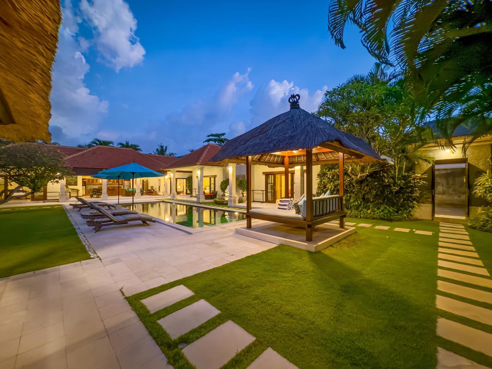 Villa Bugis Drupadi Seminyak 客房 照片