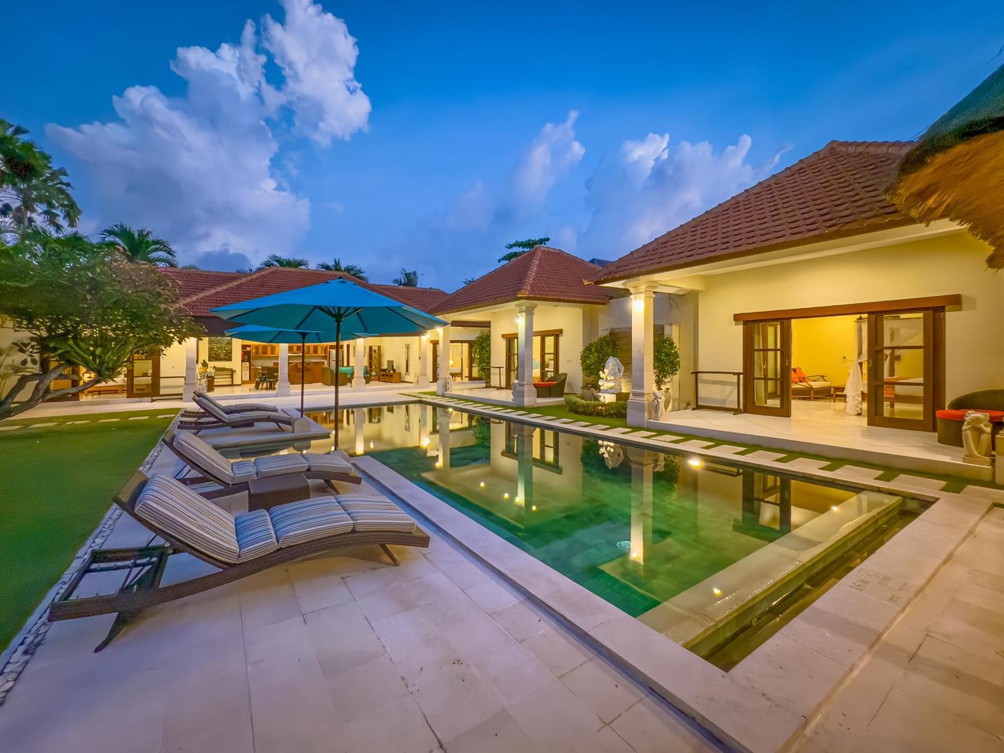 Villa Bugis Drupadi Seminyak 客房 照片