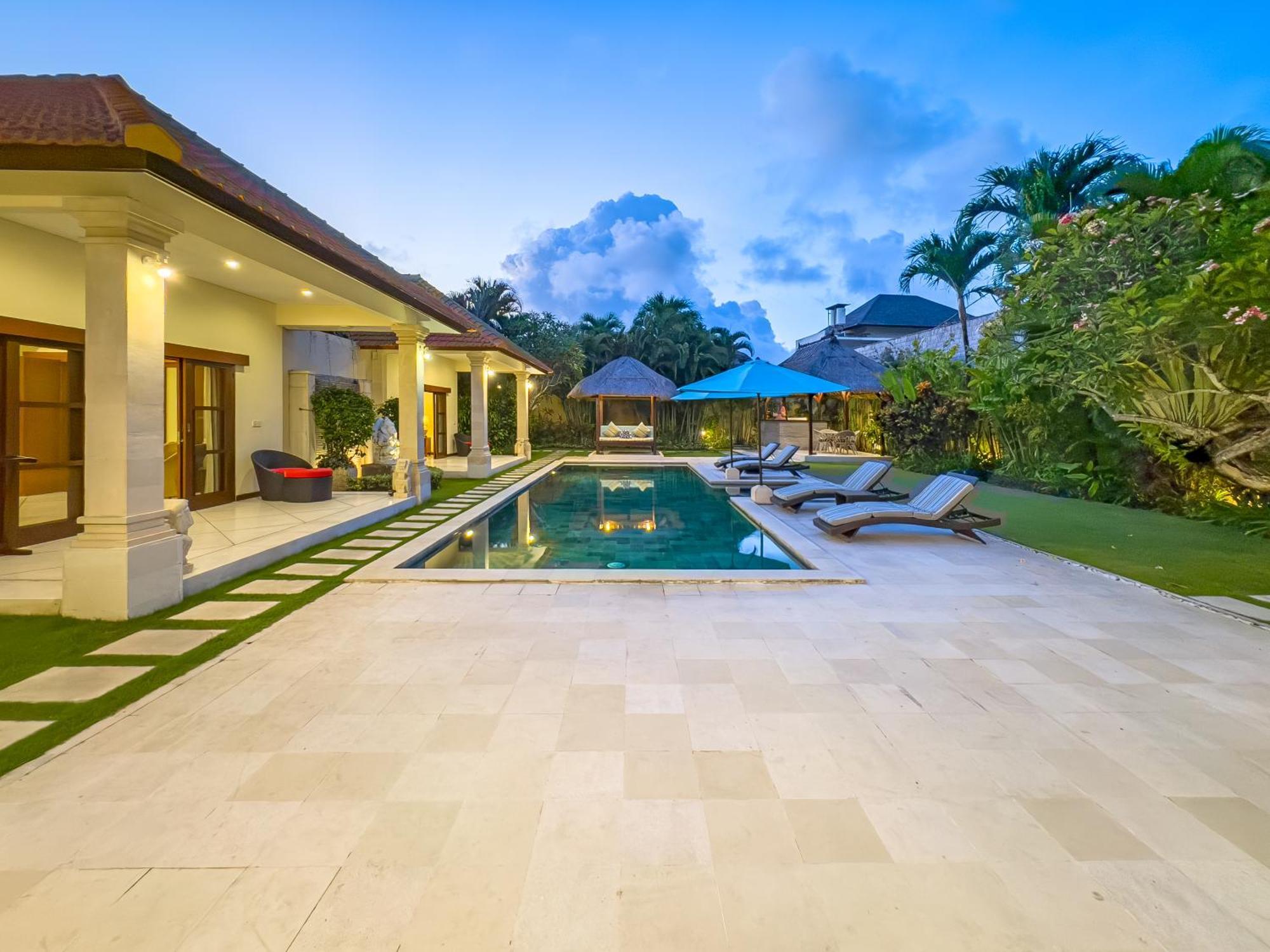 Villa Bugis Drupadi Seminyak 客房 照片