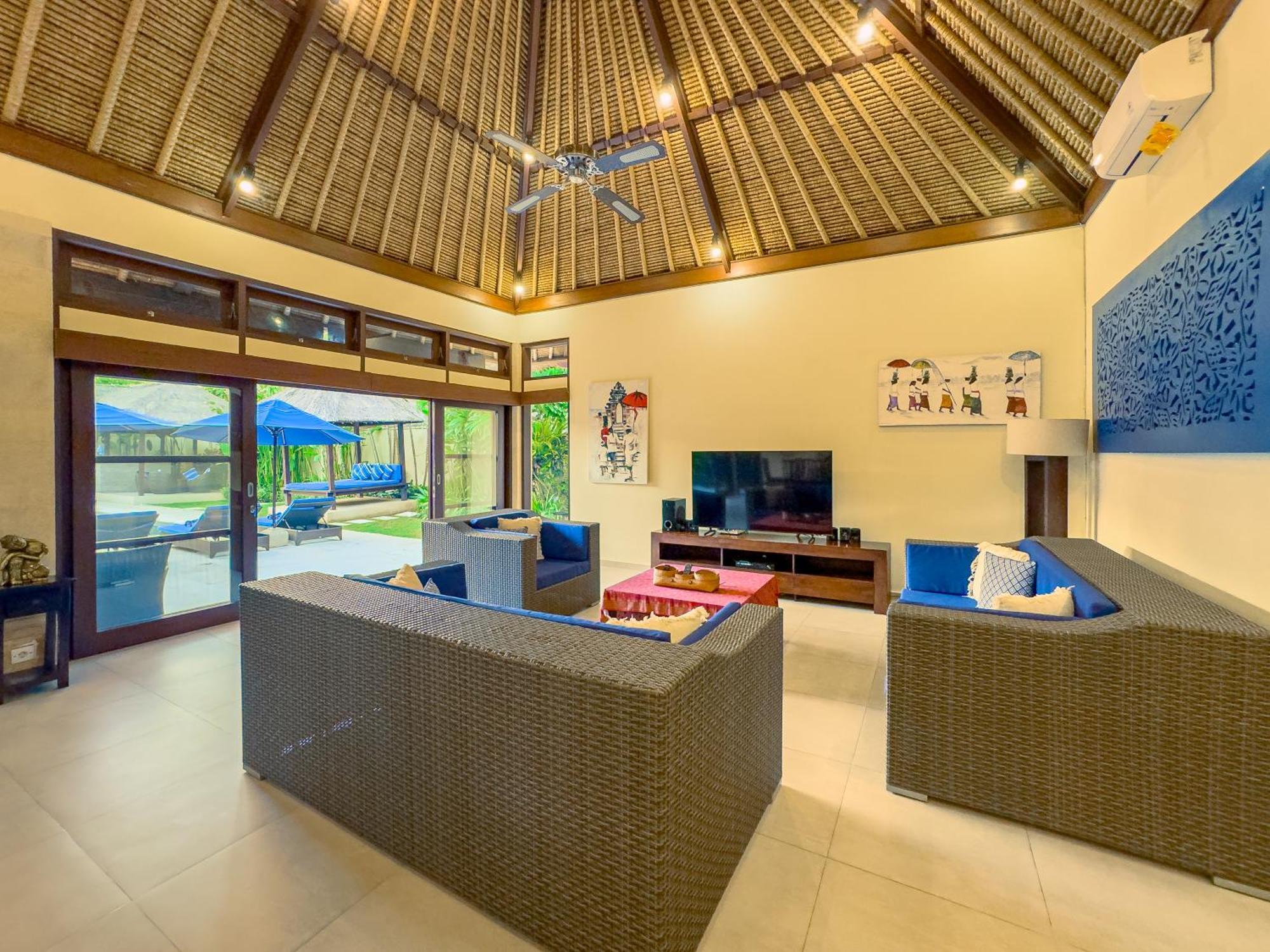 Villa Bugis Drupadi Seminyak 客房 照片
