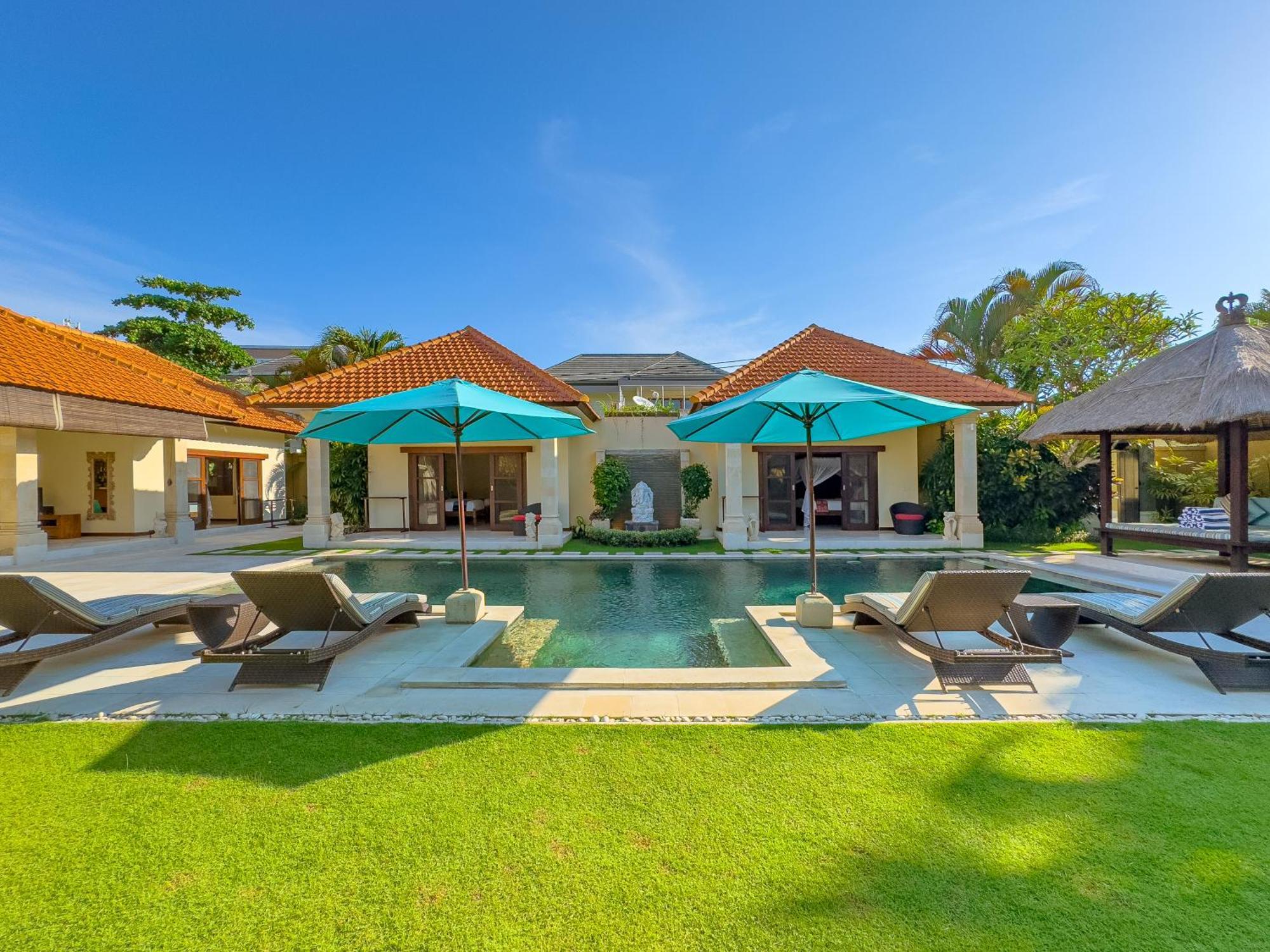 Villa Bugis Drupadi Seminyak 客房 照片