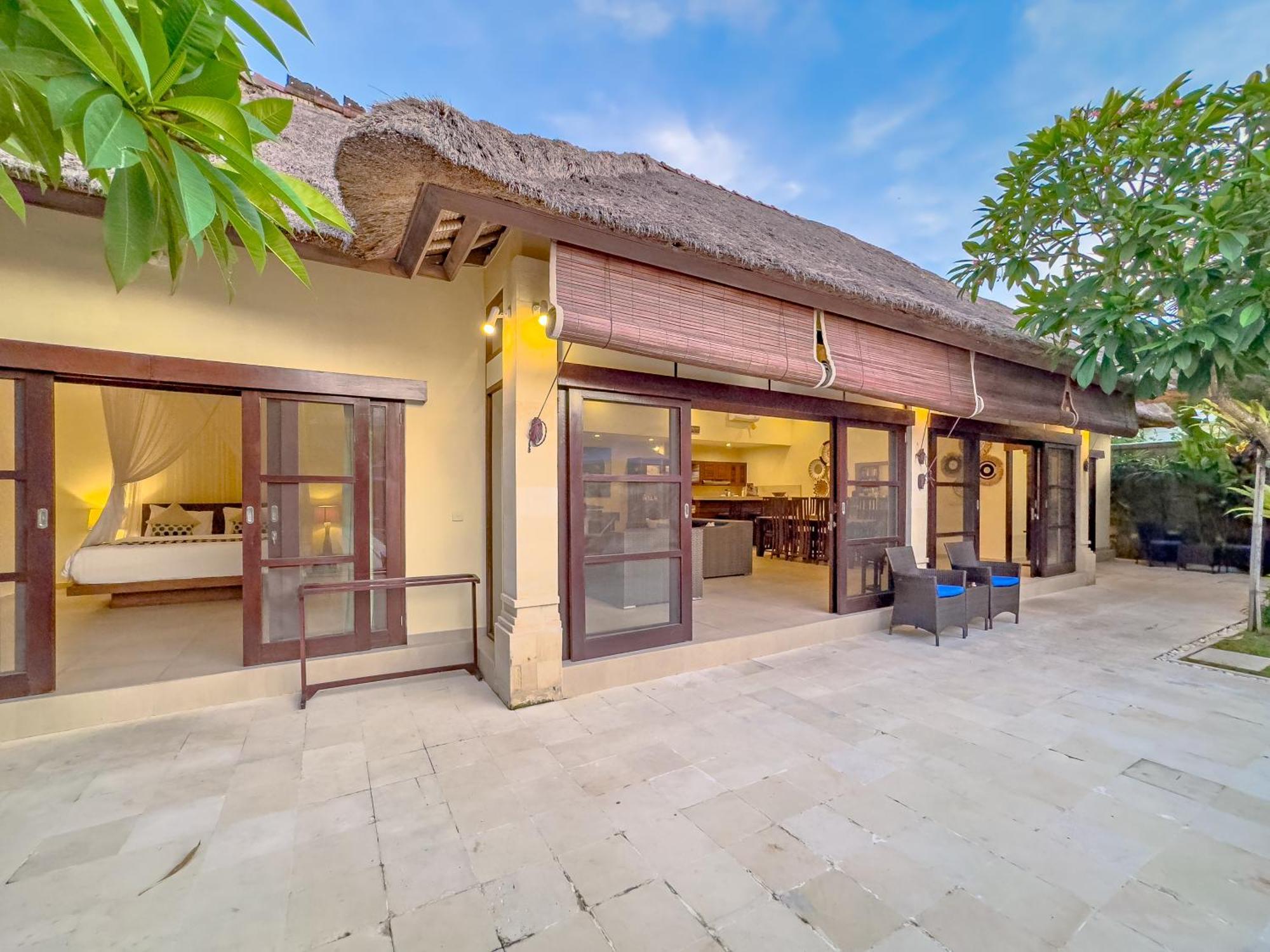 Villa Bugis Drupadi Seminyak 客房 照片