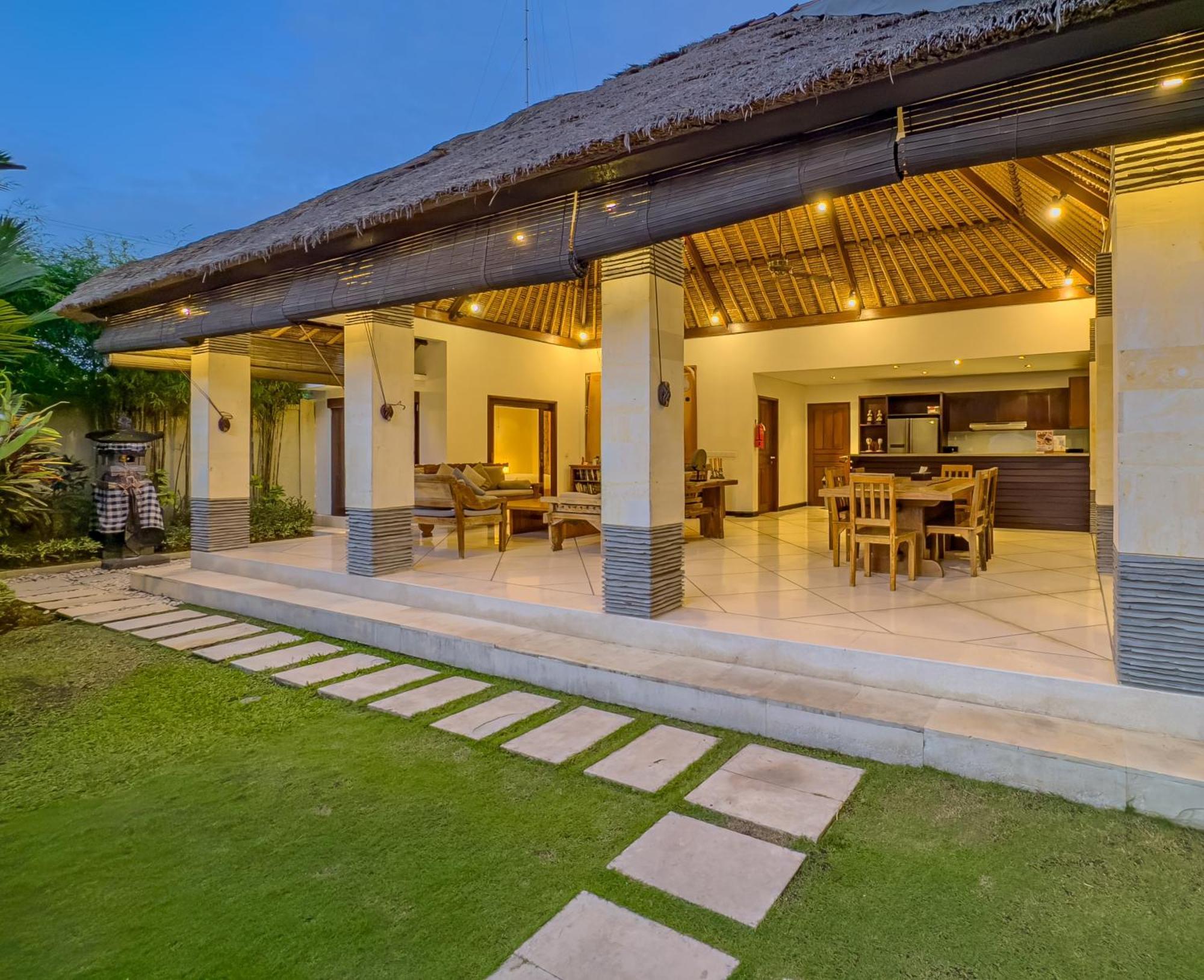 Villa Bugis Drupadi Seminyak 客房 照片